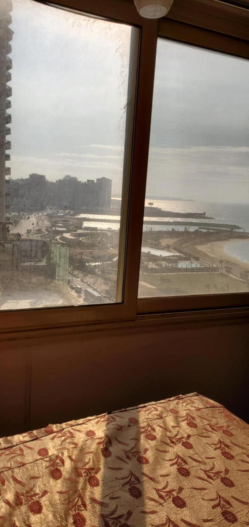 Family Beside Four Seasons With Sea View